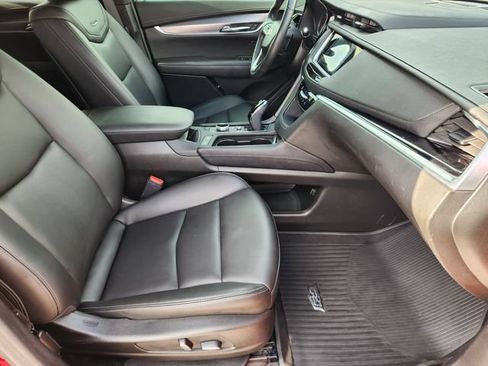Used 2024 Cadillac XT6 Luxury FWD image 14