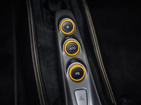 Used 2023 Ferrari F8 Tributo RWD image 36