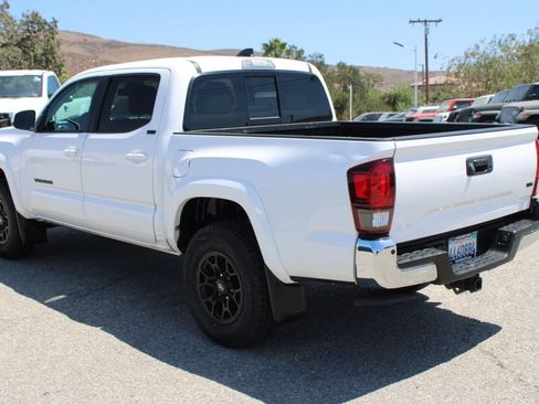 Used 2022 Toyota Tacoma SR5 RWD image 6