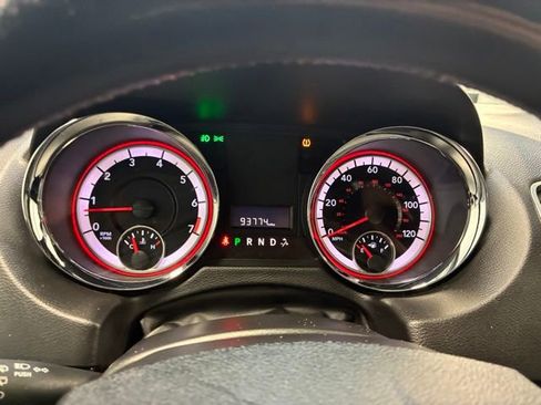 Used 2019 Dodge Grand Caravan SXT w/ Driver Convenience Group FWD image 7
