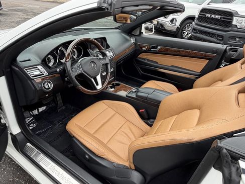 Used 2016 Mercedes-Benz E 400 Cabriolet image 3
