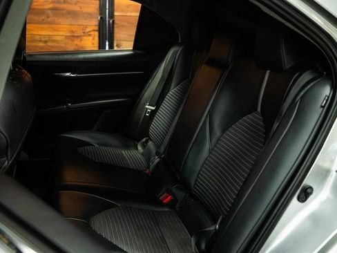 Used 2020 Toyota Camry SE w/ Carpet Mat Package FWD image 10