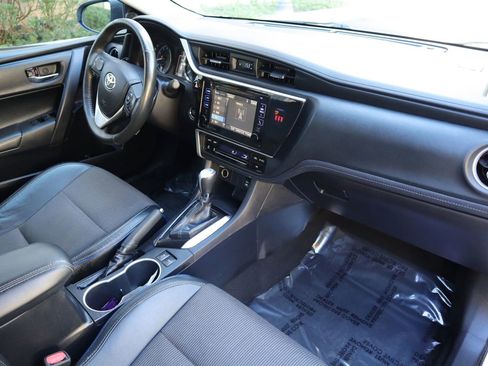 Used 2018 Toyota Corolla SE w/ SE Premium Package FWD image 27
