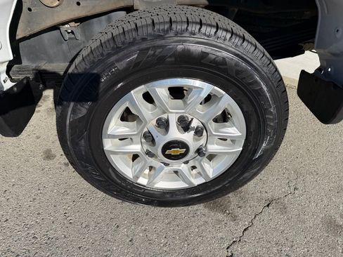 Used 2024 Chevrolet Silverado 2500 LT image 15