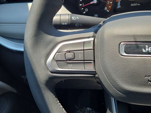 Used 2025 Jeep Compass Limited AWD/4WD image 20