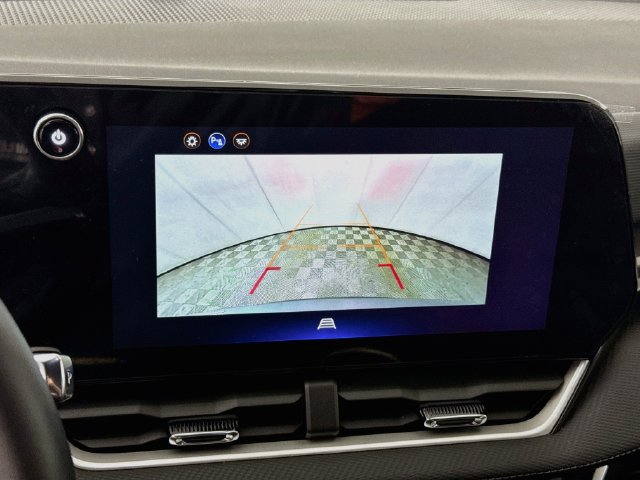 Used 2026 Chevrolet Equinox LT w/ Convenience Package II FWD image 14