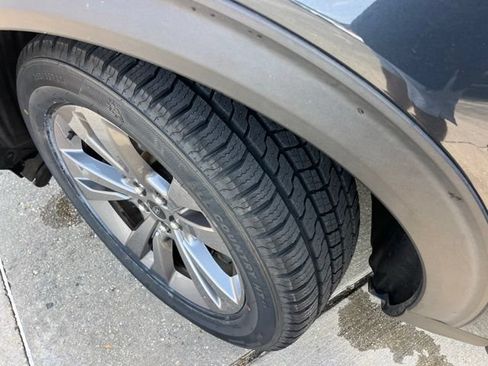 Used 2022 Ford Explorer XLT w/ Equipment Group 202A RWD image 30