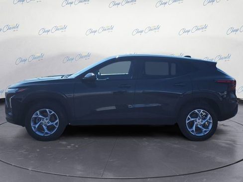 New 2026 Chevrolet Trax LS w/ LS Convenience Package FWD image 2