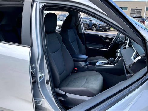 Used 2024 Toyota RAV4 XLE image 8