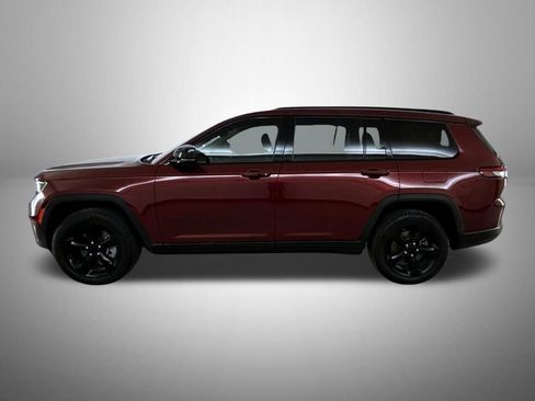 Used 2022 Jeep Grand Cherokee L Limited w/ Black Appearance Package AWD/4WD image 9