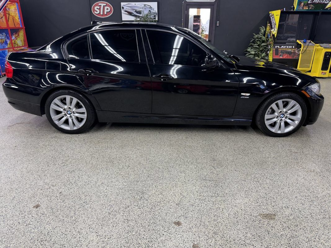 Used 2011 BMW 335i xDrive Sedan AWD/4WD image 6