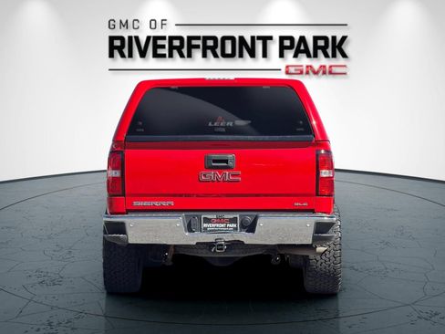 Used 2017 GMC Sierra 1500 SLE w/ Suspension Package, Off-Road AWD/4WD image 4