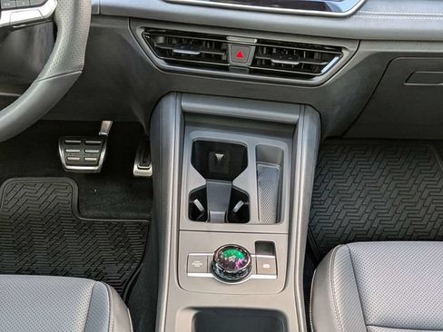 New 2026 Volkswagen Tiguan SE R-Line FWD image 20