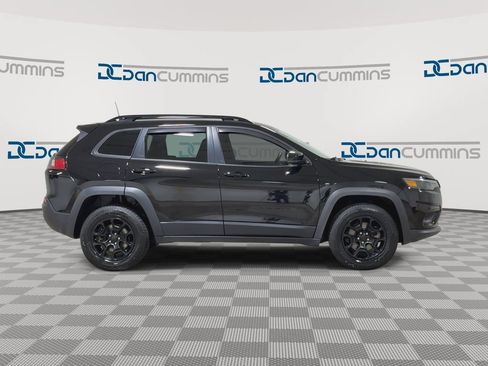 Used 2022 Jeep Cherokee Latitude AWD/4WD image 9