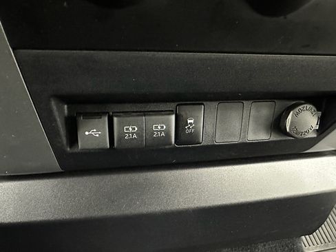 Used 2020 Toyota Tundra SR5 image 9