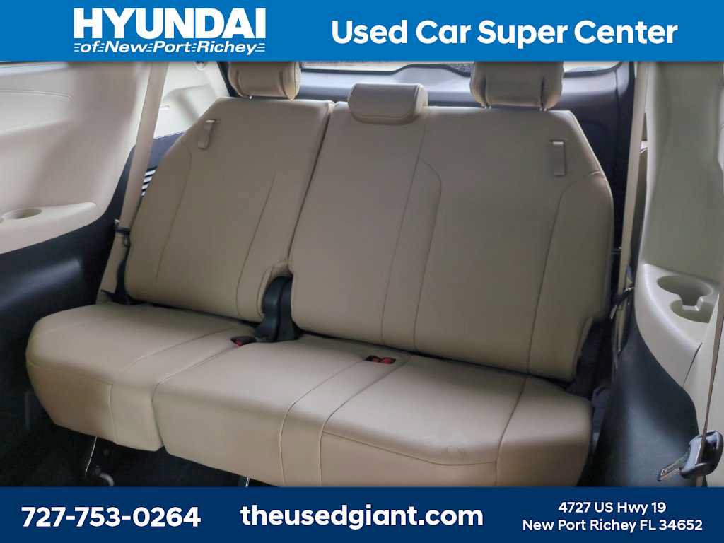 Used 2022 Toyota Sienna XLE FWD image 14