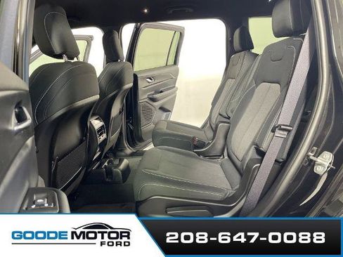 Used 2024 Jeep Grand Cherokee L Laredo w/ Luxury Tech Group I AWD/4WD image 19