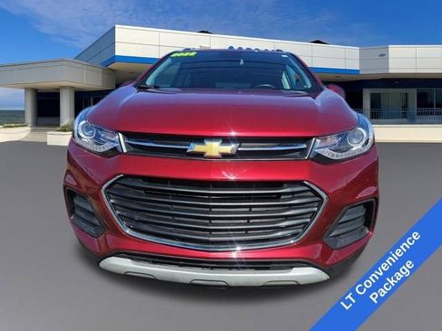 Certified 2022 Chevrolet Trax LT w/ LT Convenience Package image 9