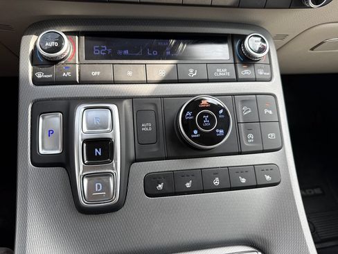 Certified 2024 Hyundai Palisade Limited AWD/4WD image 35