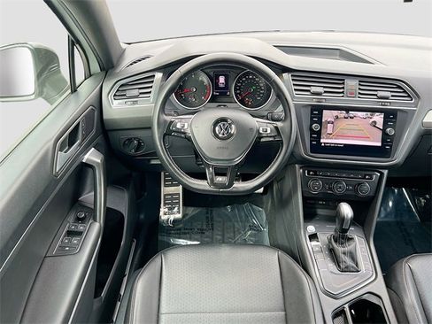 Used 2021 Volkswagen Tiguan SE R-Line image 22