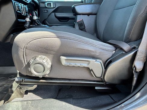 Used 2019 Jeep Wrangler Unlimited Sport S AWD/4WD image 27
