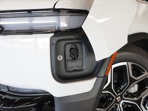 Used 2025 Rivian R1T Adventure AWD/4WD image 26