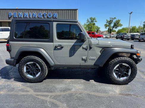 Used 2018 Jeep Wrangler Sport AWD/4WD image 8