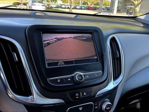 Used 2022 Chevrolet Equinox LS FWD image 14