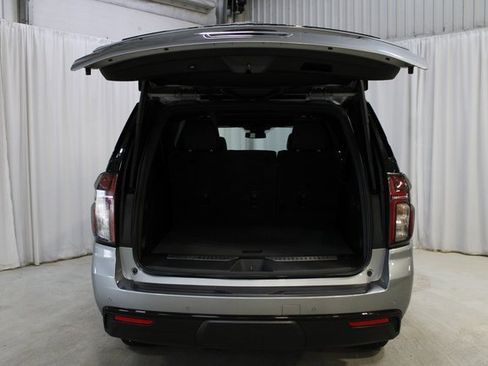 Used 2023 Chevrolet Suburban Z71 w/ Luxury Package image 7