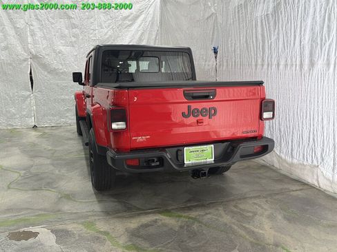 Used 2021 Jeep Gladiator Sport AWD/4WD image 31