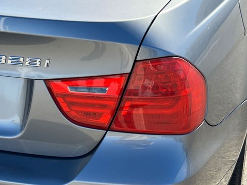Used 2011 BMW 328i Sedan RWD image 18