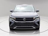 Used 2022 Volkswagen Taos SE w/ Panoramic Sunroof Package image 2