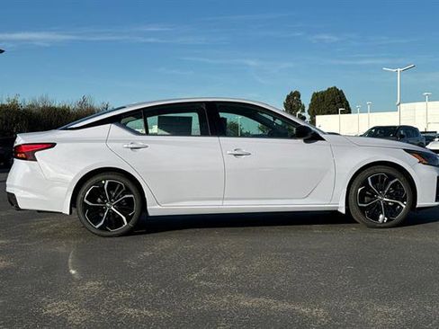 New 2025 Nissan Altima 2.5 SR w/ SR Premium Package image 3