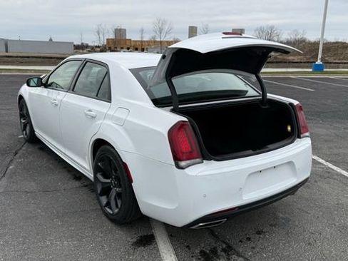 Used 2022 Chrysler 300 Touring L image 11
