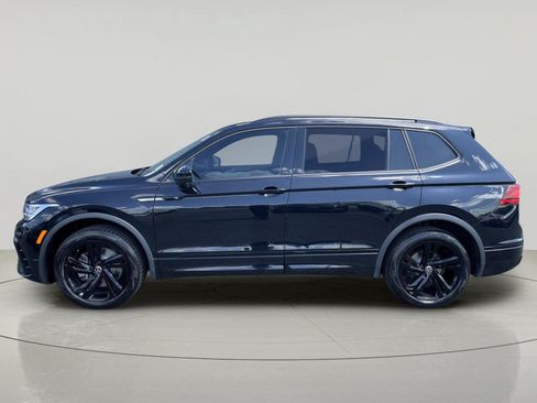 Used 2024 Volkswagen Tiguan SE R-Line AWD/4WD image 4