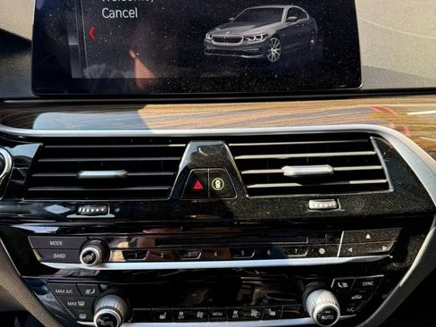 Used 2019 BMW 530i 530i Sedan 4D w/ Convenience Package image 12