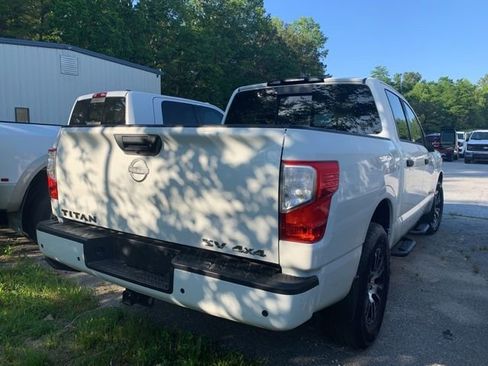 Used 2024 Nissan Titan SV w/ SV Convenience Package AWD/4WD image 7