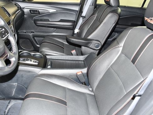 Certified 2023 Honda Passport TrailSport image 39