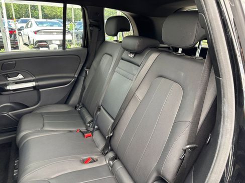 Used 2025 Mercedes-Benz GLB 250 image 40