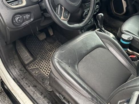 Used 2017 Jeep Renegade Trailhawk image 8