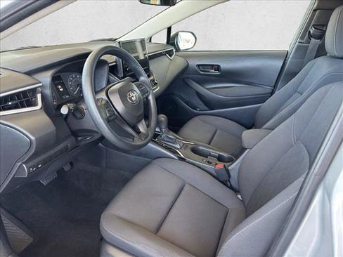 Used 2025 Toyota Corolla LE FWD image 9