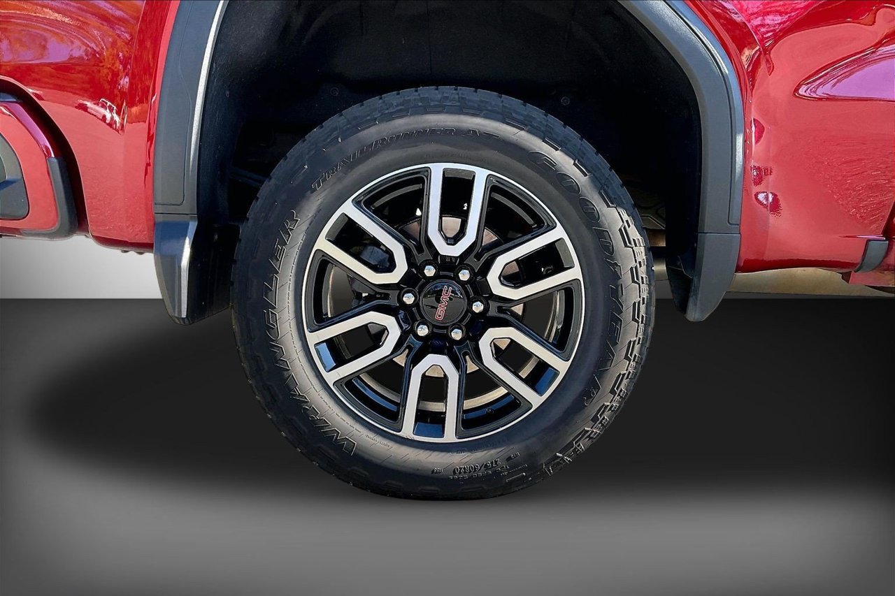 Used 2022 GMC Sierra 1500 AT4 w/ AT4 Premium Package AWD/4WD image 34