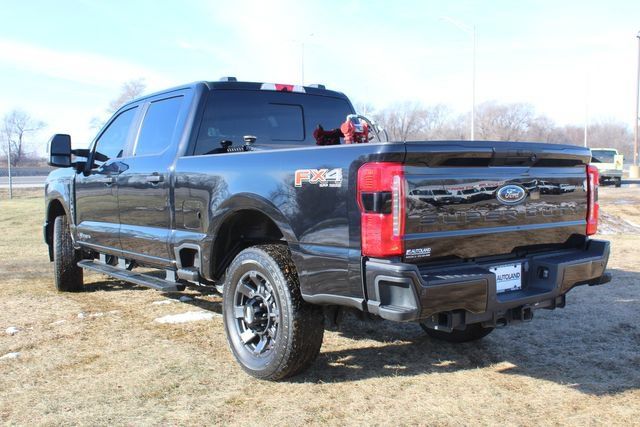 Used 2023 Ford F250 XL w/ STX Appearance Package AWD/4WD image 4