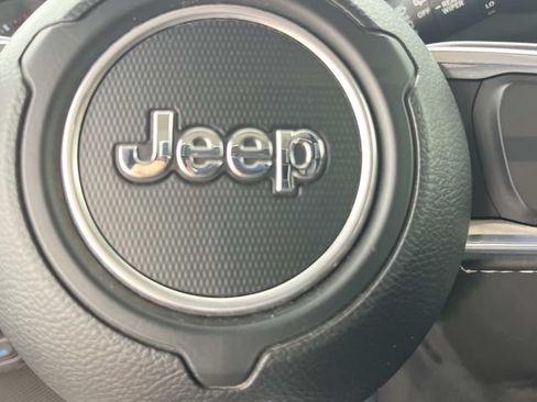 Used 2023 Jeep Wrangler Unlimited Sahara AWD/4WD image 30