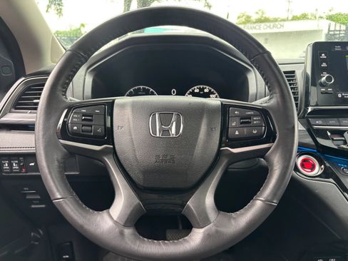 Used 2025 Honda Odyssey Elite image 14