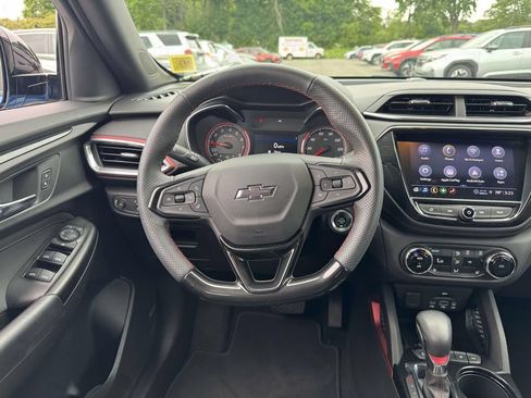 Used 2023 Chevrolet TrailBlazer RS w/ Technology Package AWD/4WD image 17