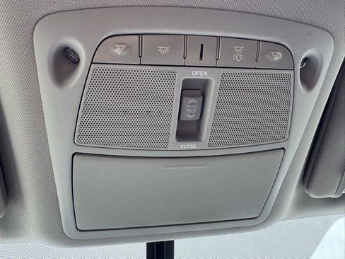 Used 2017 Nissan Murano Platinum w/ Platinum Technology Package image 24