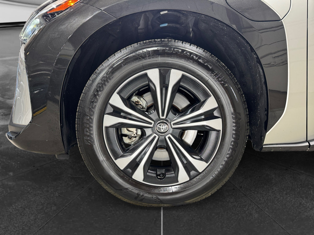 Used 2025 Toyota bZ4X FWD w/ Weather Package image 27