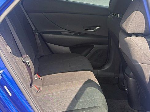 Used 2024 Hyundai Elantra SE FWD image 9