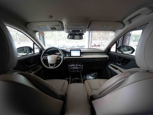 Used 2022 Lincoln Corsair AWD w/ Equipment Group 101A image 19